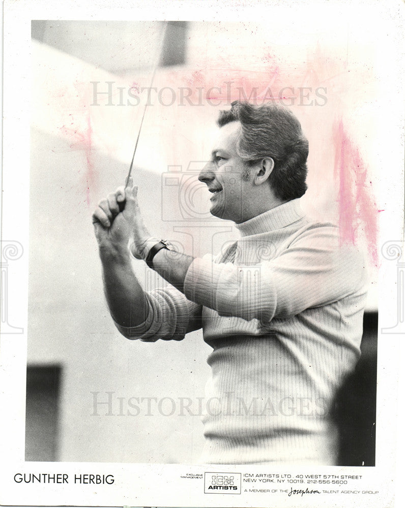 1983 Press Photo Gunther Herbig music director - Historic Images