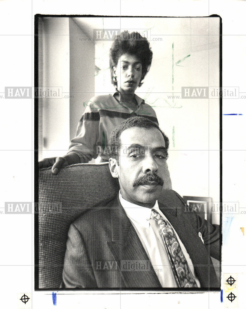 1987 Press Photo William herbert president Cheif board - Historic Images