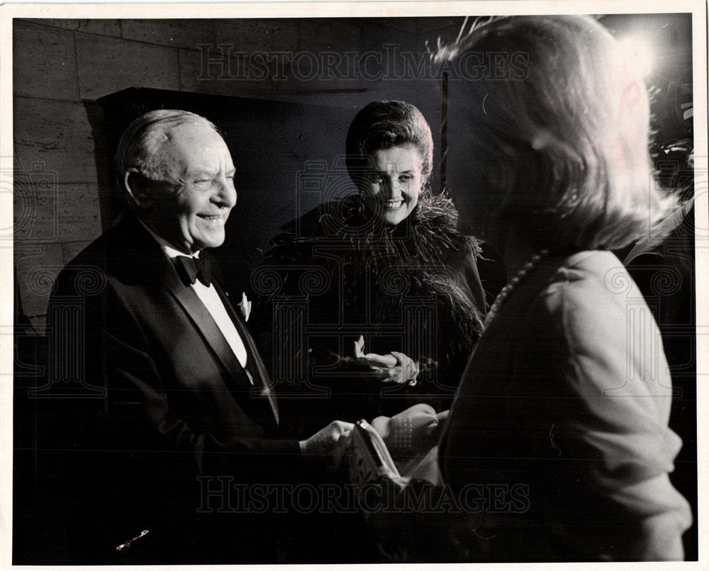 1973 Press Photo Armand Hammer Lee Hills - Historic Images