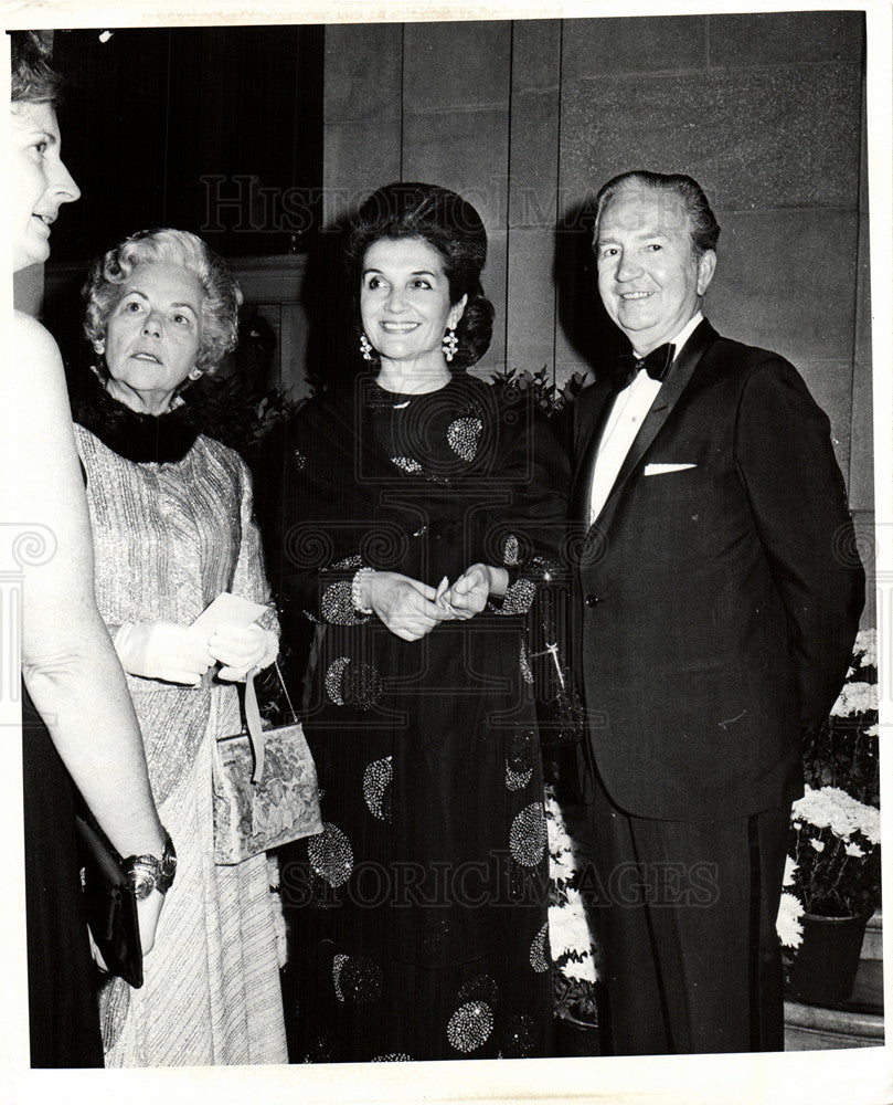 1971 Press Photo MR. &amp; MRS. LEE HILLS - Historic Images