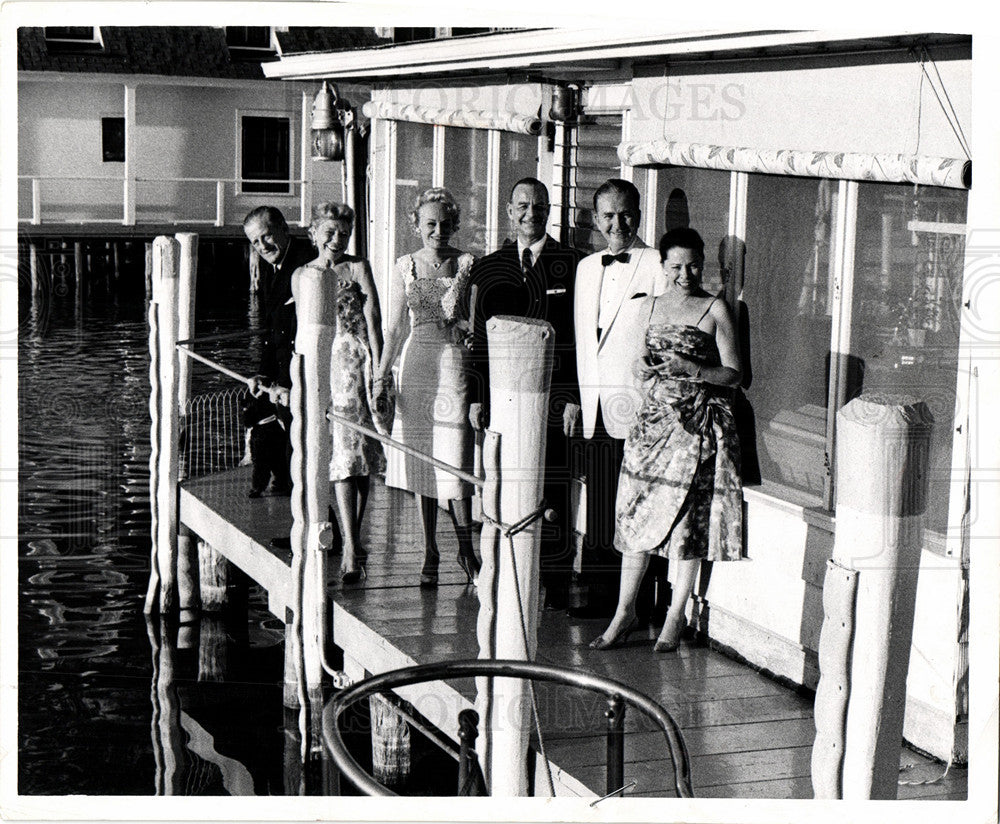 1960 Press Photo Kellers, Hart, Hills, houseguests - Historic Images