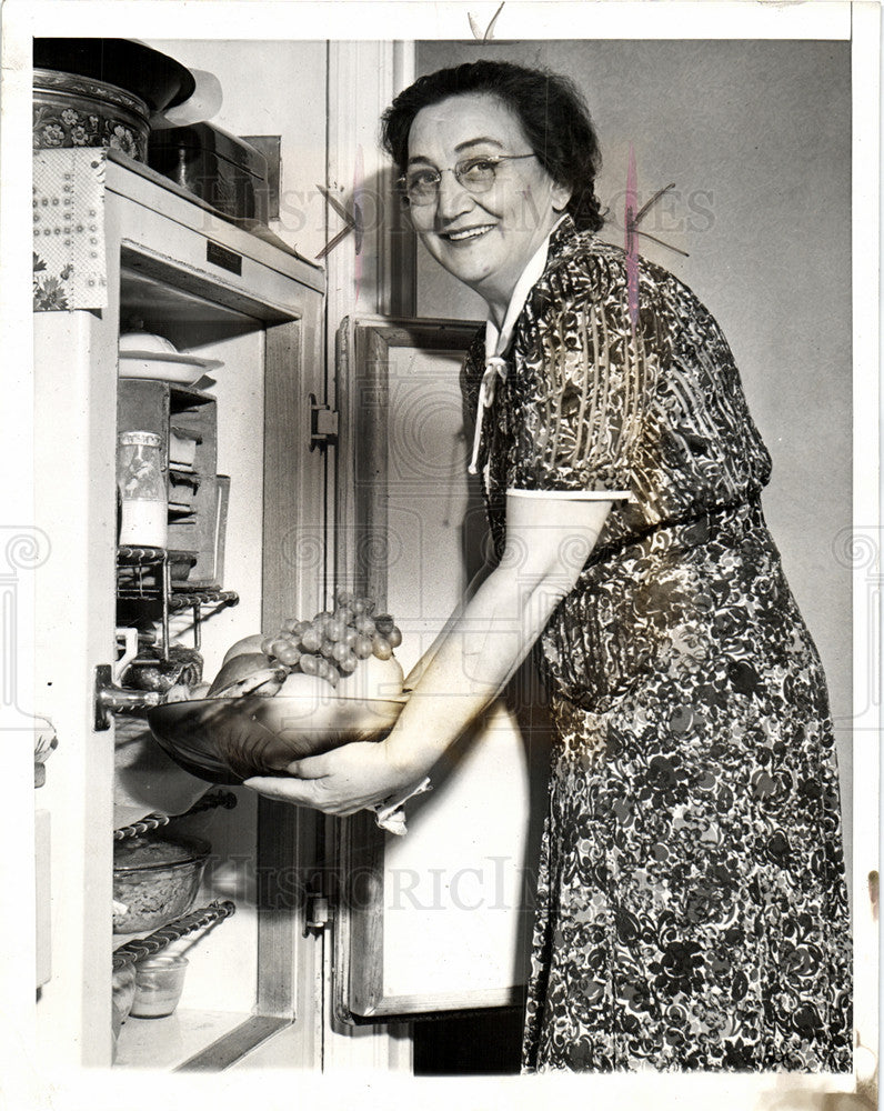 1941 Press Photo Mrs. Sidney Hillman Laundry Workers - Historic Images