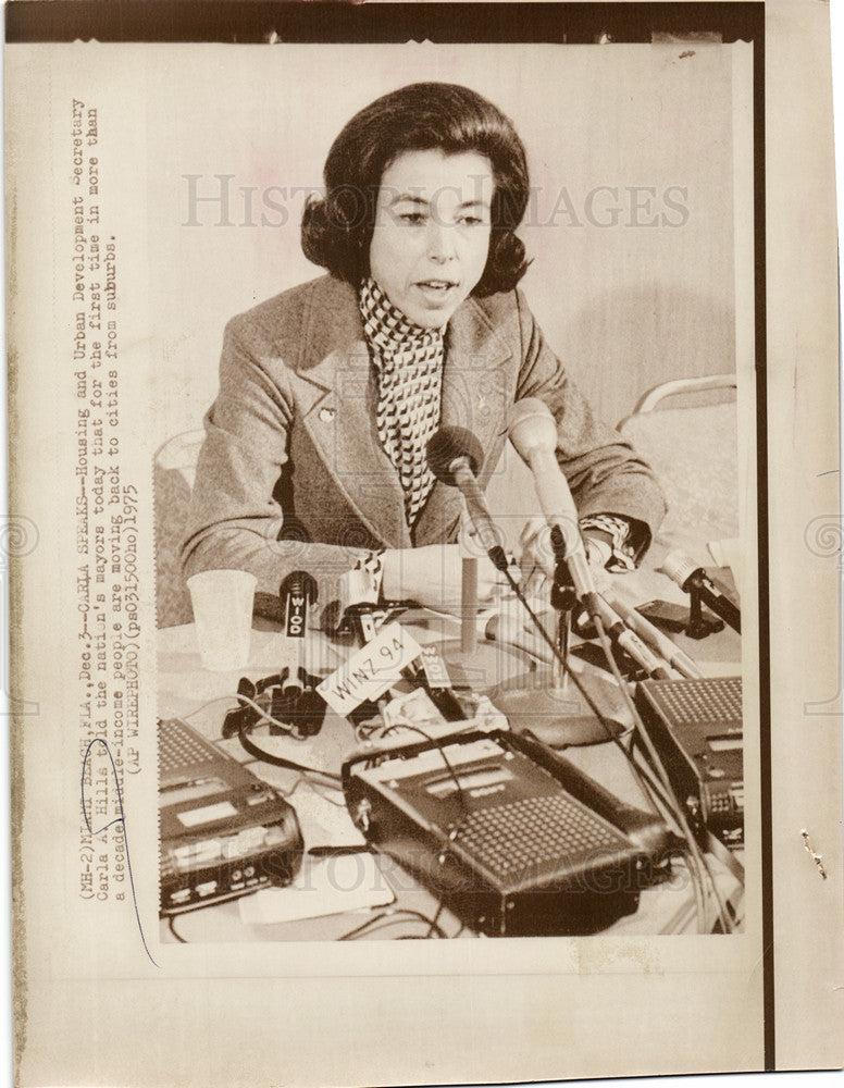 1975 Press Photo Carla Anderson Hills Secretary Housing - Historic Images