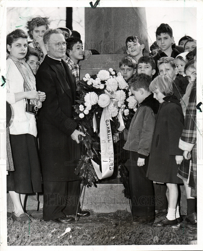 1949 Press Photo Monsignor Edward Hickey Richard - Historic Images