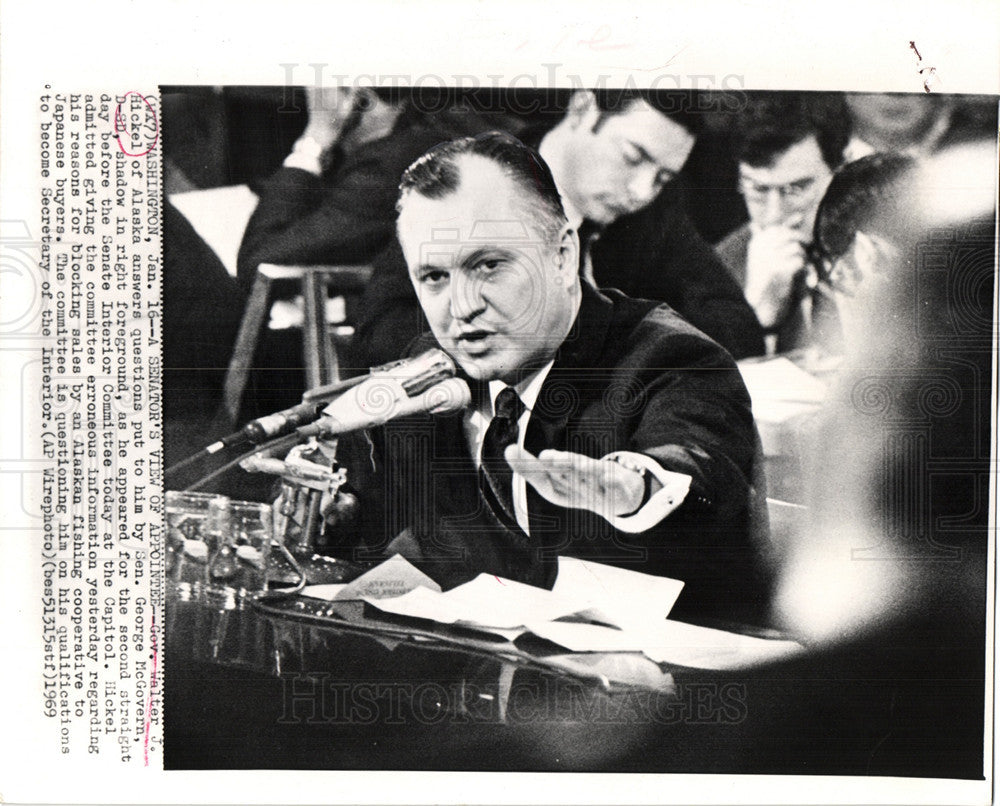 1969 Press Photo Walter Hickel Interior Secretary - Historic Images