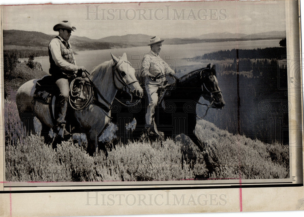 1970 Press Photo Walter Hickel Interior Secretary - Historic Images