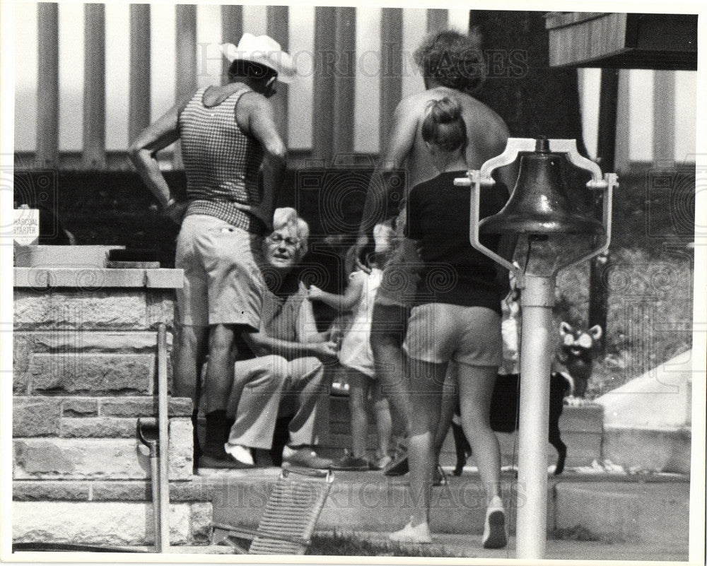 Press Photo Josephine Hoffa Wife Jimmy Grandchild - Historic Images