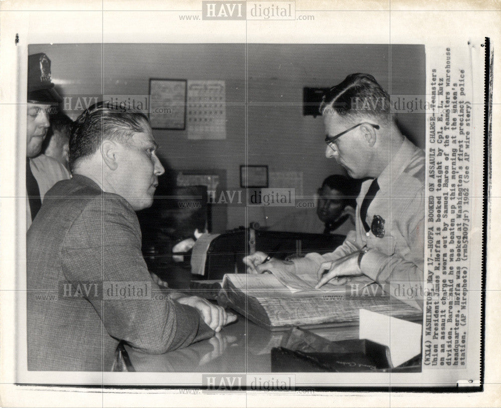 1962 Press Photo James Hoffa assault Teamsters Union - Historic Images