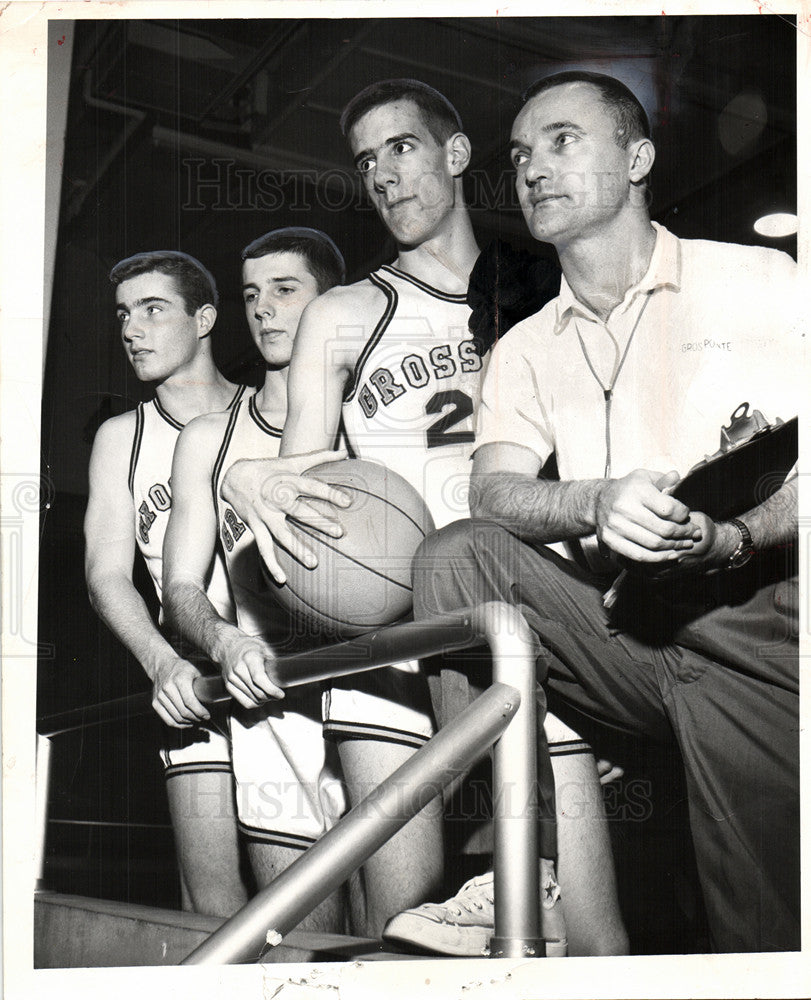 1962 Press Photo Chuck Hollosy NBA coach Detroit Austin - Historic Images