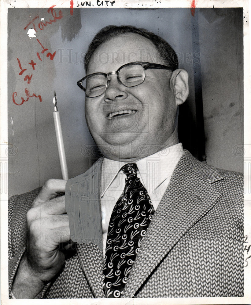 1955 Press Photo Miller Hollingsworth Free Press Staff - Historic Images