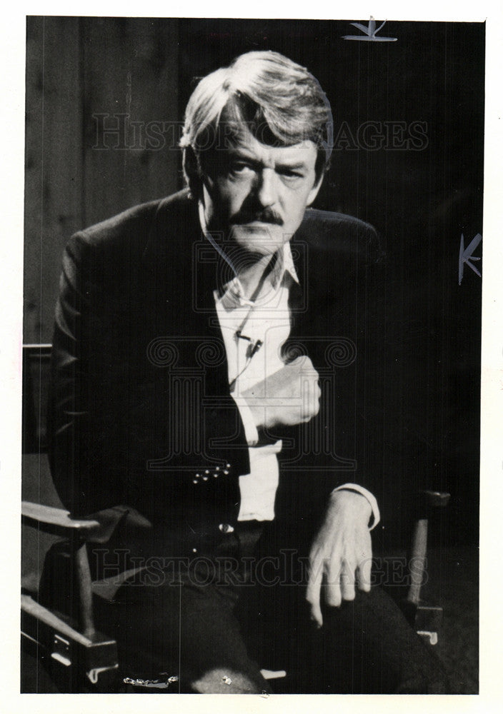 1975 Press Photo Hal Holbrook American actor - Historic Images