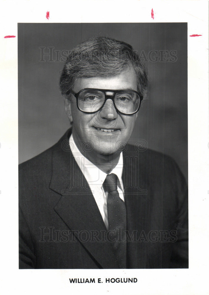 1992 Press Photo William E. Hoglund General Motors - Historic Images