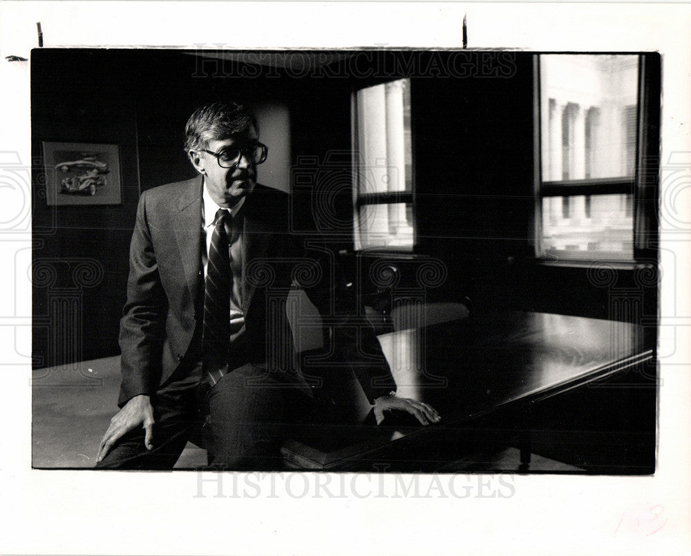 1988 Press Photo William Hoglund GM Exec Officer - Historic Images