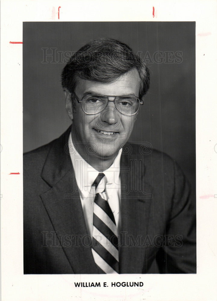 1990 Press Photo William E. Hoglund standard federal - Historic Images