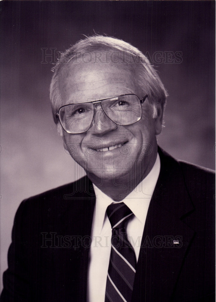 1994 Press Photo Earl Holton Meijer president business - Historic Images