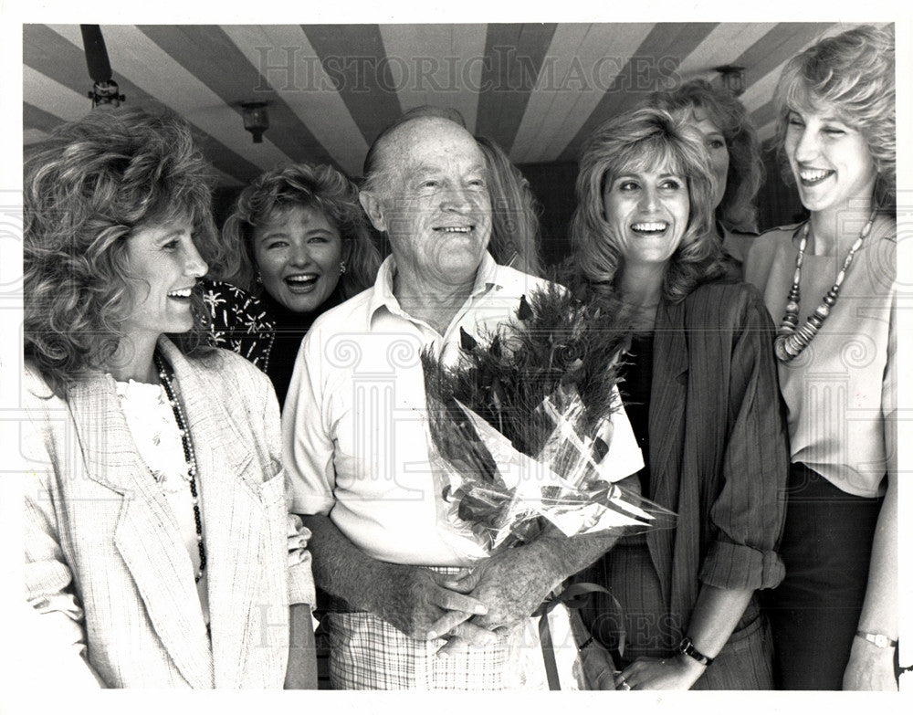 1987 Press Photo Bob Hope Fawn Hall  tv special - Historic Images