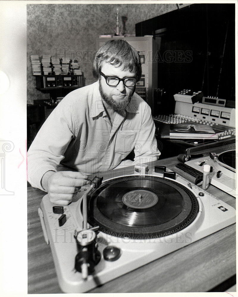 1978 Press Photo clasical music senior producer hood - Historic Images