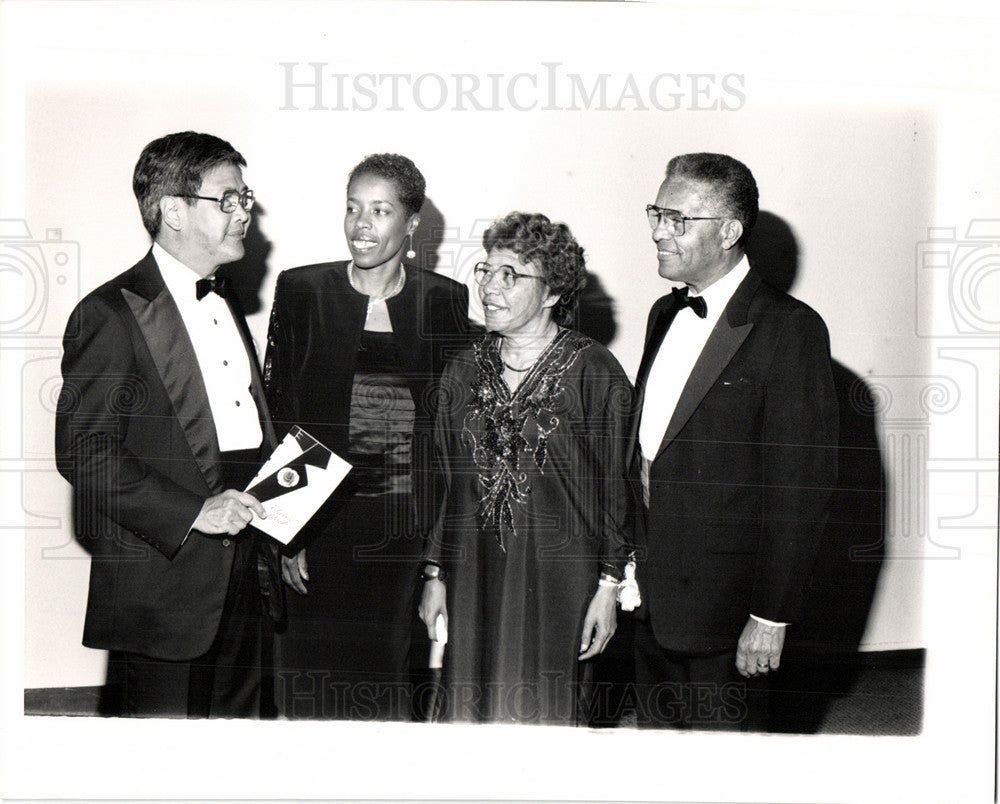 1988 Press Photo Elizabeth Hood Nicholas Hood - Historic Images