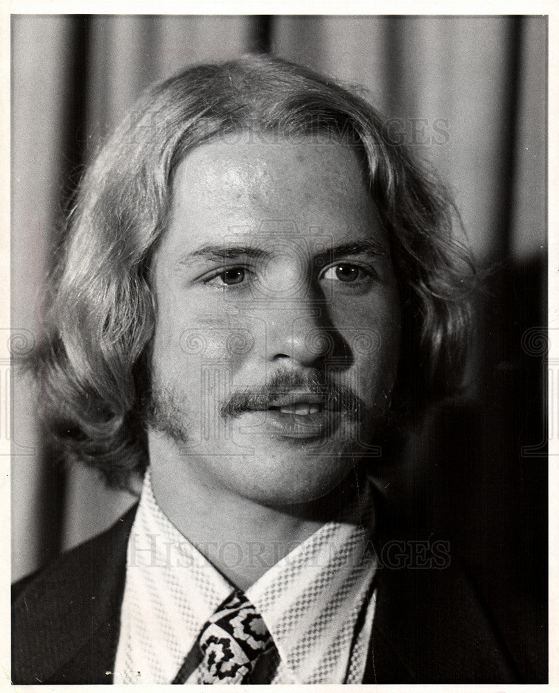 1975 Press Photo Gordie Howe football sons team - Historic Images