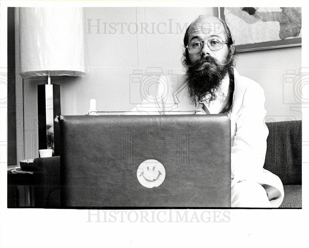 1976 Press Photo E. Leonard Howarth - Historic Images