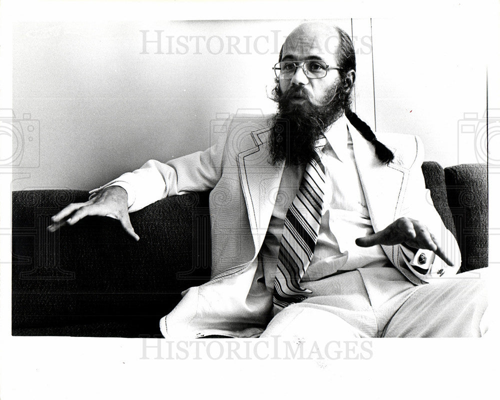 1975 Press Photo E. Leonard Howarth - Historic Images