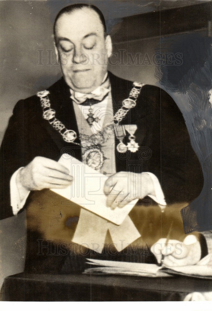 1940 Press Photo Camillien Houde mayor Montreal Canada - Historic Images