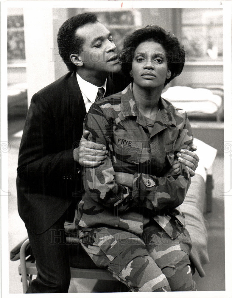 1992 Press Photo Anna Maria Horsford actor - Historic Images