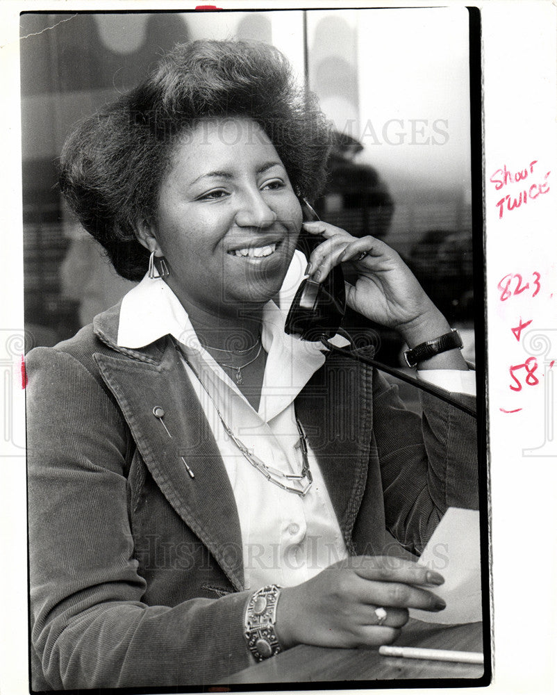 Press Photo Melinda Hudson Weather Operator - Historic Images