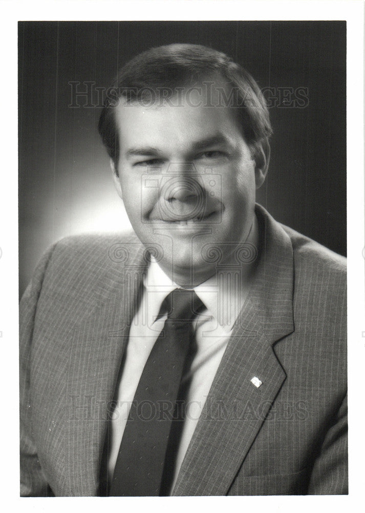 1988 Press Photo Paul J. Hueber, Vice President - Historic Images