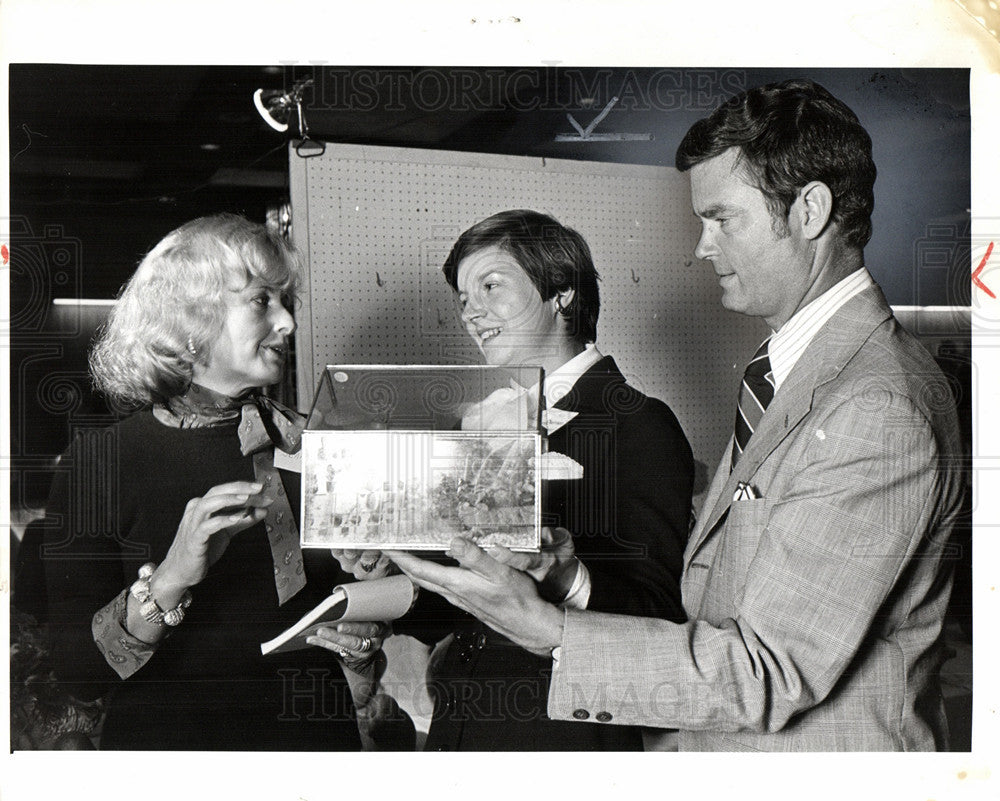 1976 Press Photo Jean Joseph Hudson Marianne Hubbard - Historic Images