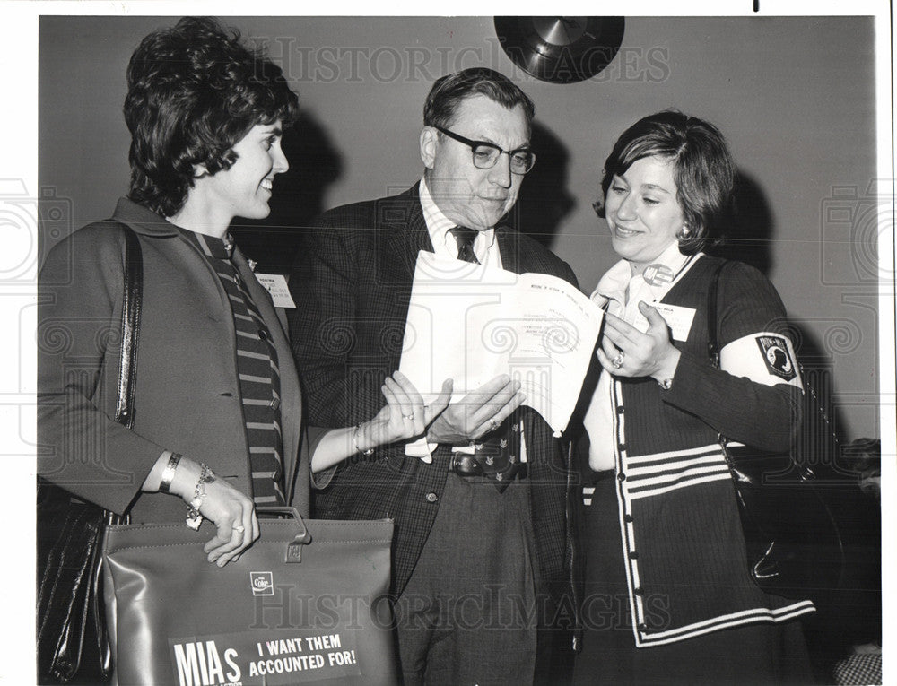 1974 Press Photo Congress Bob Huber MIA Foreign Affairs - Historic Images