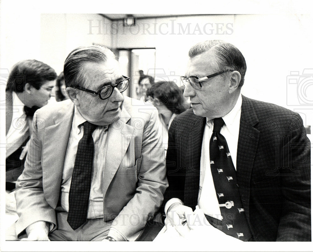 1982 Press Photo Robert Huber Politician &amp; Buisnessman - Historic Images