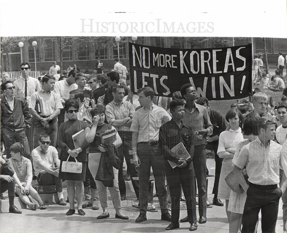 1967 Press Photo Orville Hubbard Hecklers - Historic Images