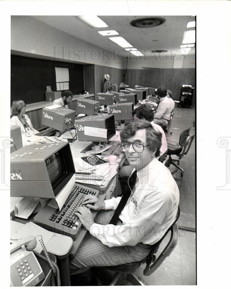 1960 Press Photo Clark Hoyt American journalist. - Historic Images