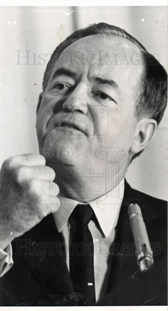 Press Photo Vice-President Hubert Humphrey 10 - Historic Images