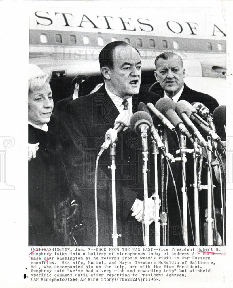 1966 Press Photo Vice President Humphrey trip east - Historic Images