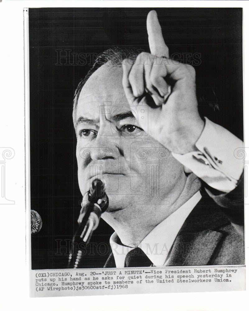 1968 Press Photo Hubert Humphrey Chicago Steelworkers - Historic Images