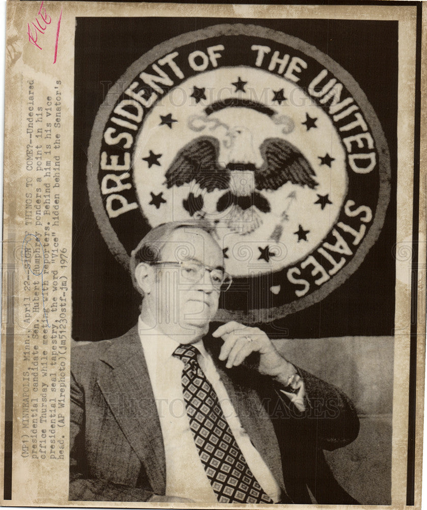 1976 Press Photo Hubert Humphrey senator office seal - Historic Images