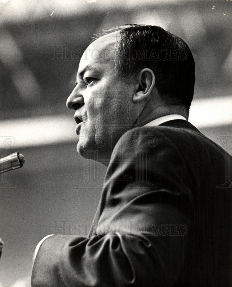 Press Photo Vice-President Hubert Humphrey 18 - Historic Images