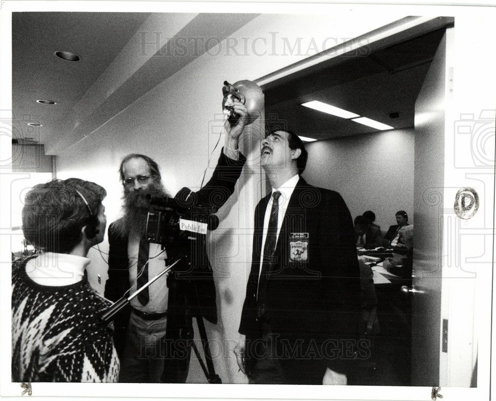 1990 Press Photo Stephen Hume**Detroit Council Meetings - Historic Images