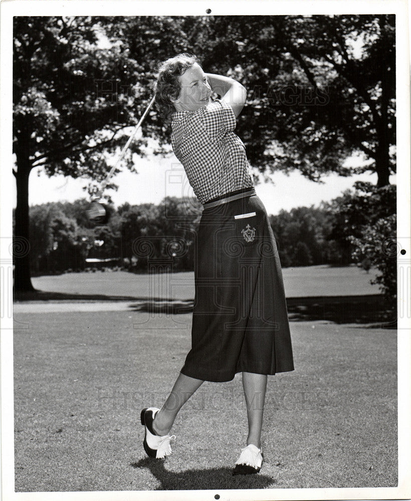 1951 Press Photo Marjorie Row Golfer Detroit Women Golf - Historic Images