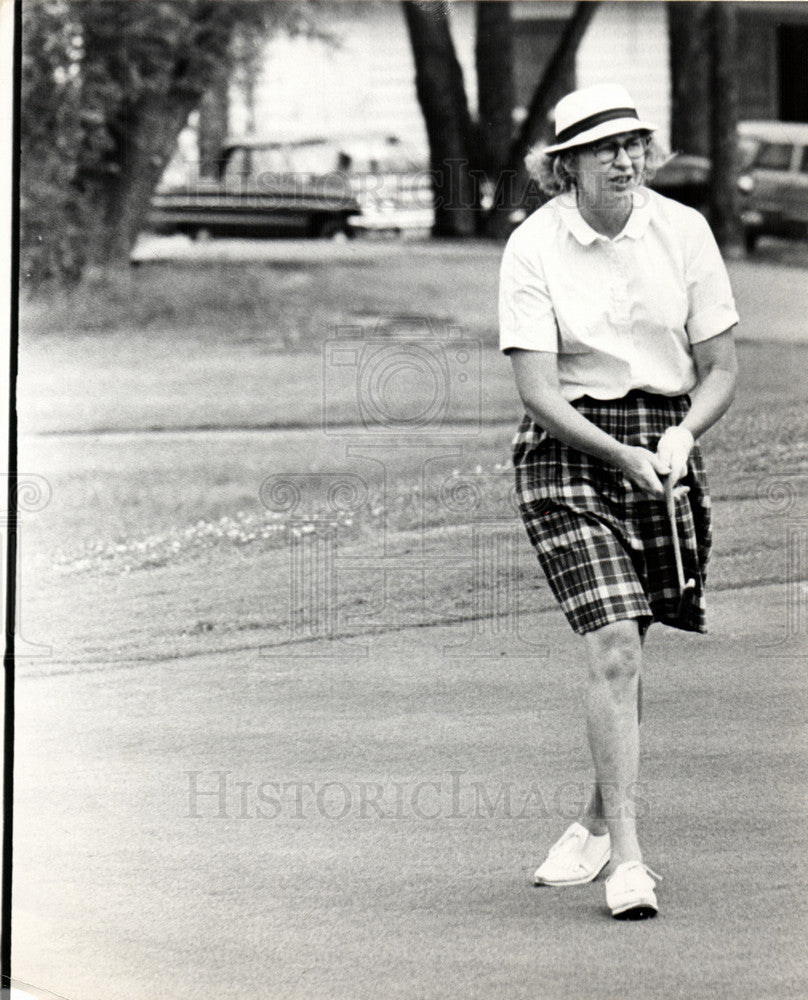 1965 Press Photo Marjorie Row Golfer Detroit John Hume - Historic Images