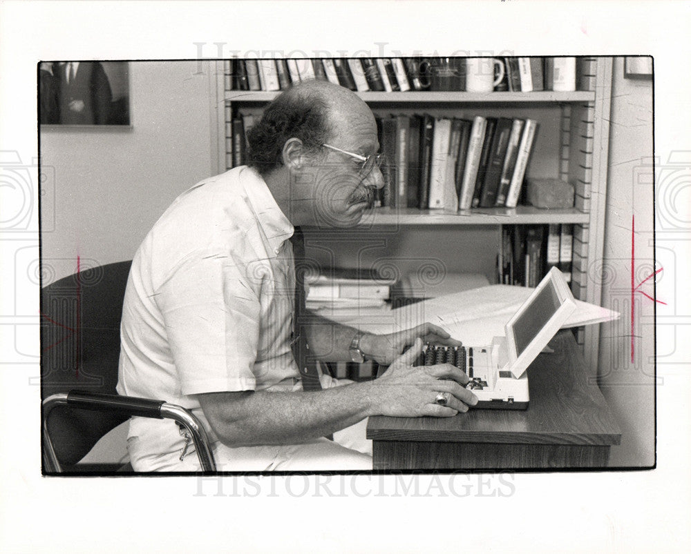 1988 Press Photo Saul Hyman University Michigan Teacher - Historic Images