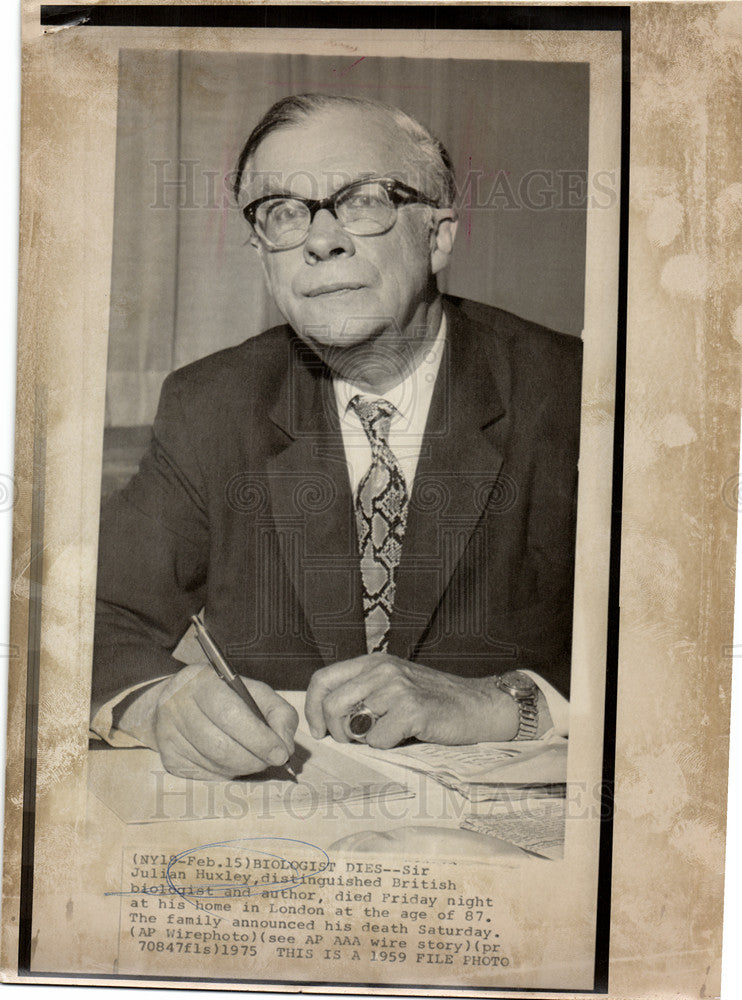 1975 Press Photo Julian Huxley, Biologist, London, - Historic Images