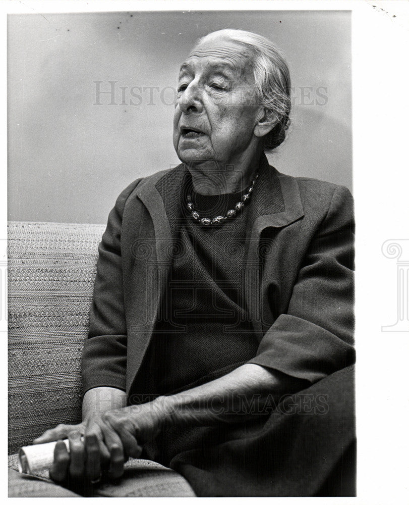 Press Photo Eleanore Hoetzel - Historic Images