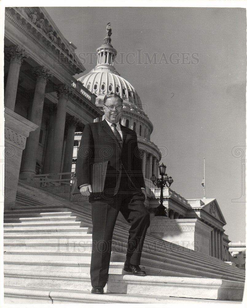 1966 Press Photo Edward Hutchinson Michigan Politician - Historic Images