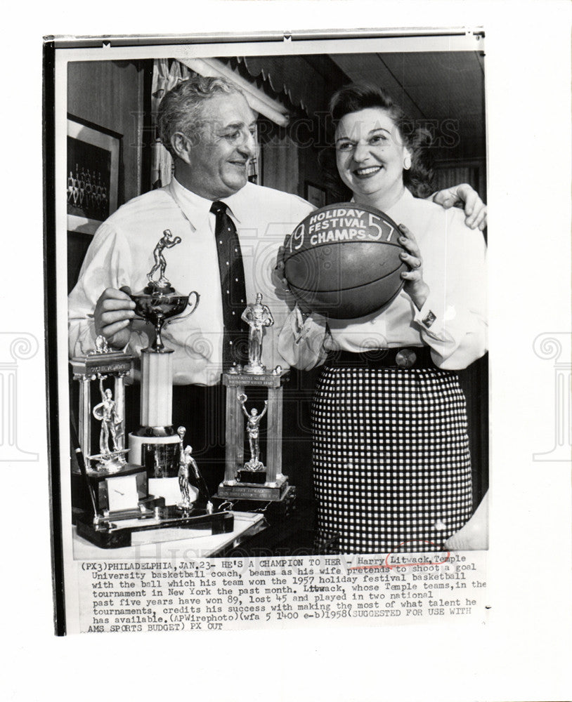 1958 Press Photo Harry Litwack Temple basketball coach - Historic Images