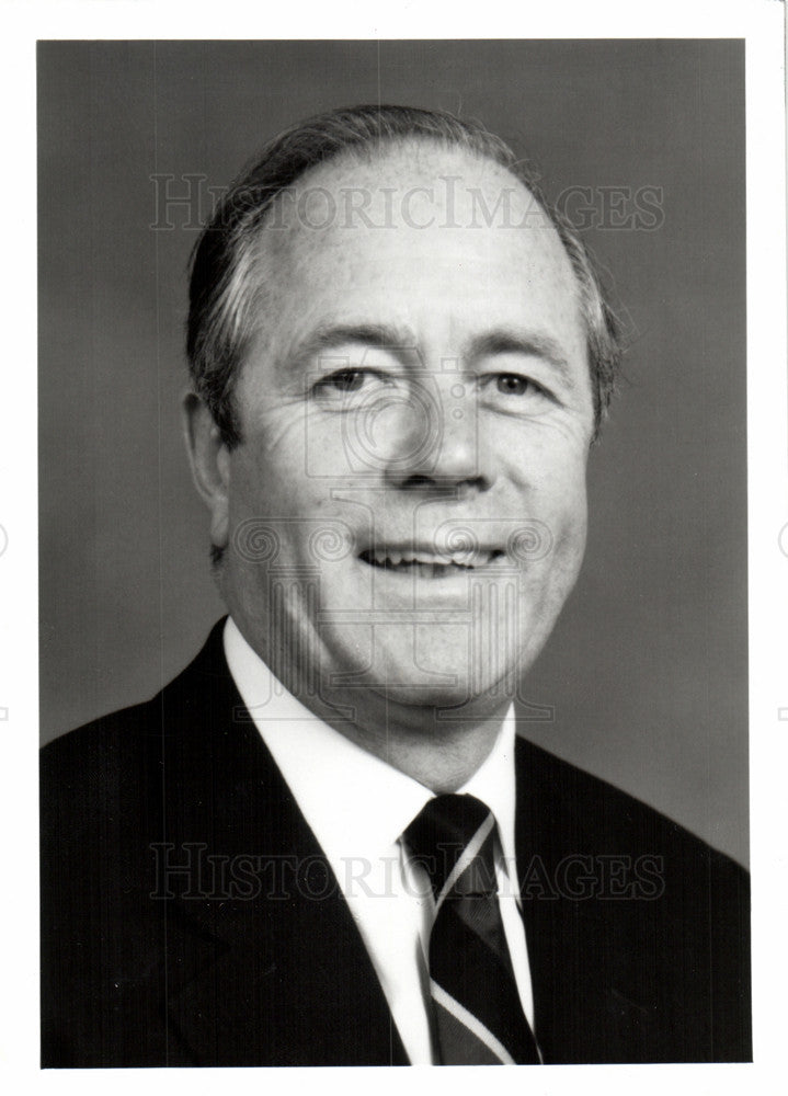 1988 Press Photo Robert Logan Alexander Life Insurance - Historic Images