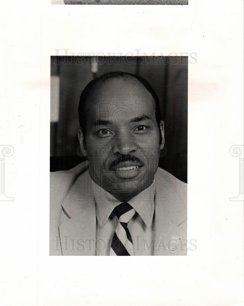 1988 Press Photo Ernie Lofton UAW director - Historic Images