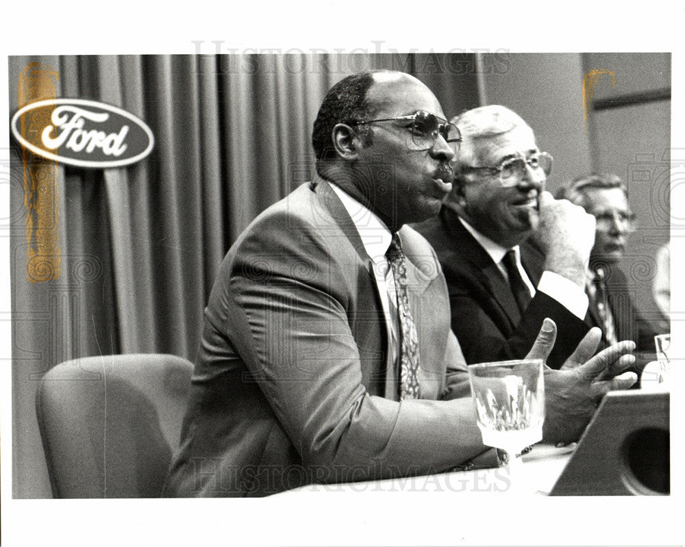 1993 Press Photo Ernie Lofton UAW Ford - Historic Images